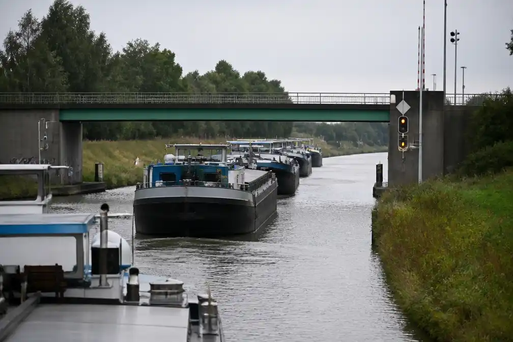 Scheepvaart op Leie stilgelegd na ongeval aan brug Zulte-Dentergem