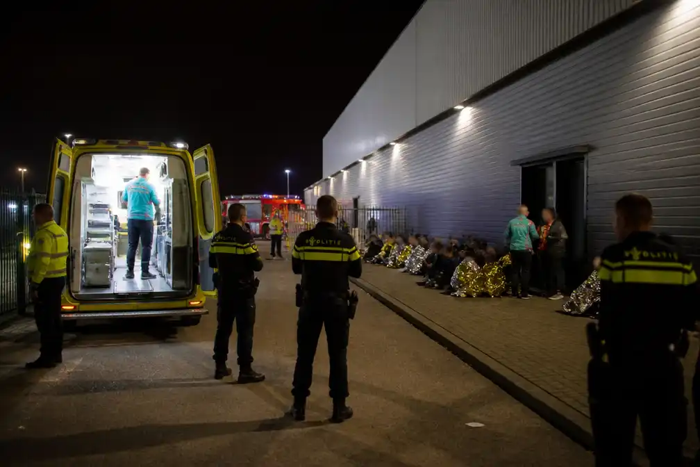 Vijftien verstekelingen, onder wie twee minderjarigen, aangetroffen in Vlaardingen