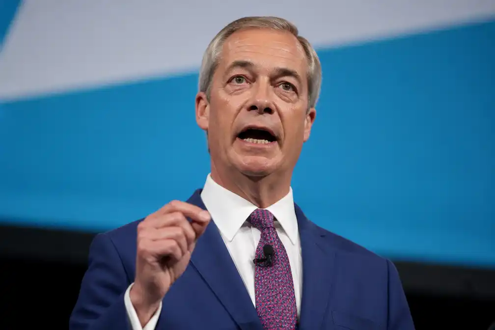 Farage presenteert 100-dagenplan Reform UK tegen migrantenovertochten