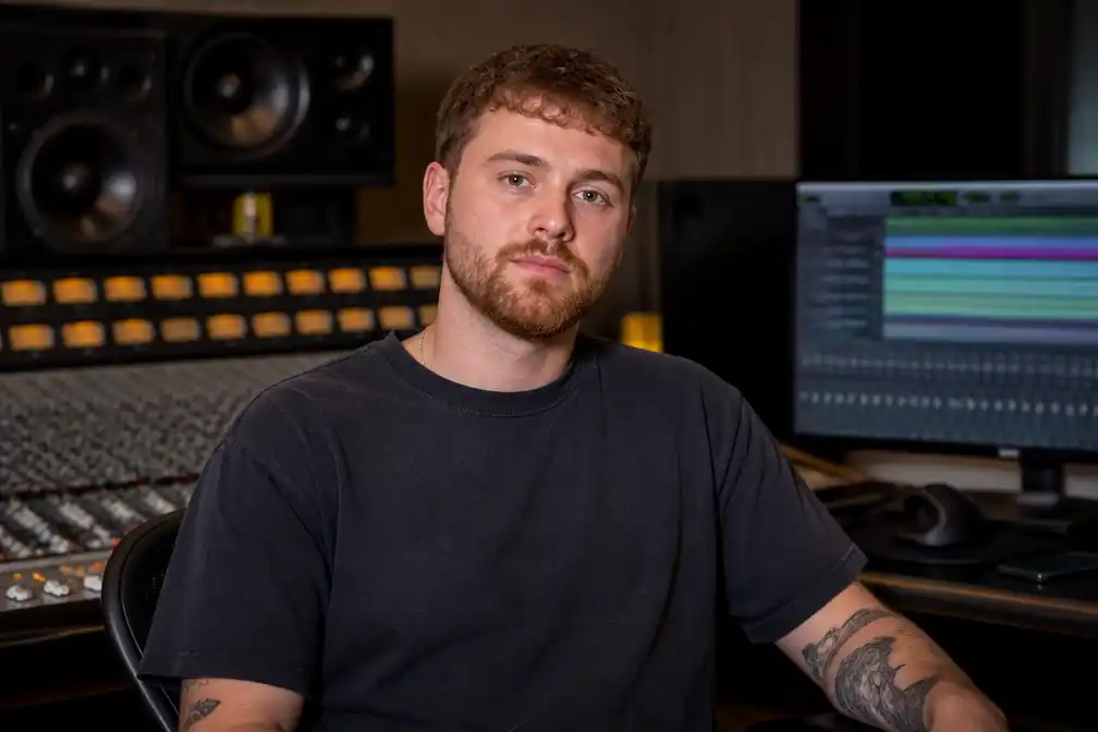 Alex Warren komt met WILDCHILD binnen op nummer 1 van Album Top 100