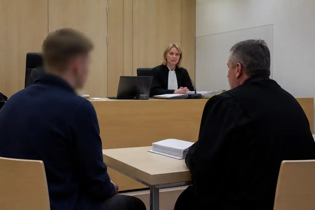 Nederlandse toerist (21) krijgt forse boete na bierpulincident in Tirol