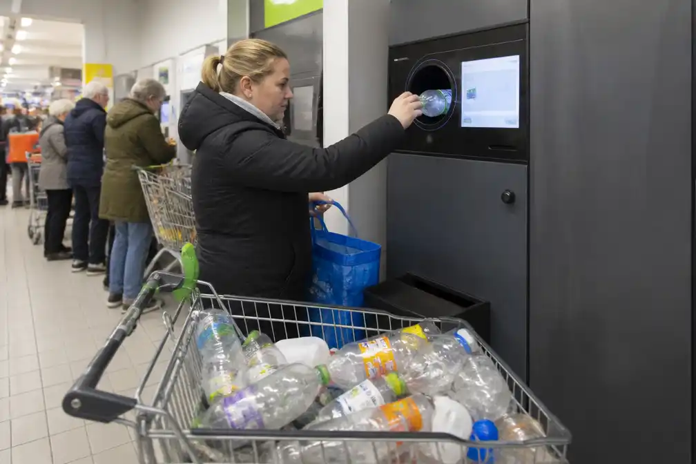 Supermarkten verwachten minder drukte bij statiegeldautomaten, vrezen viezigheid