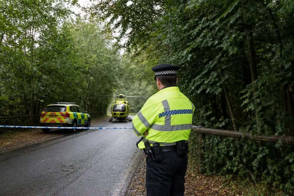 Kind sterft in bos bij Great Wyrley; politie start onderzoek