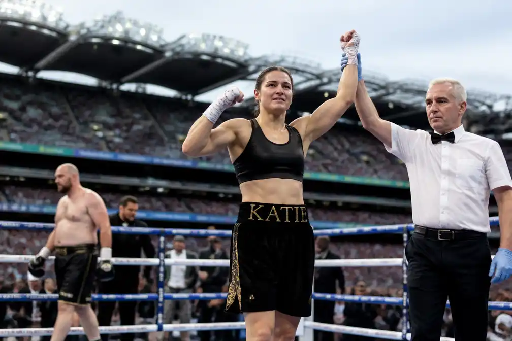 Carty valt na 92 seconden uit de ring, Taylor sluit carrière af met zege in Croke Park