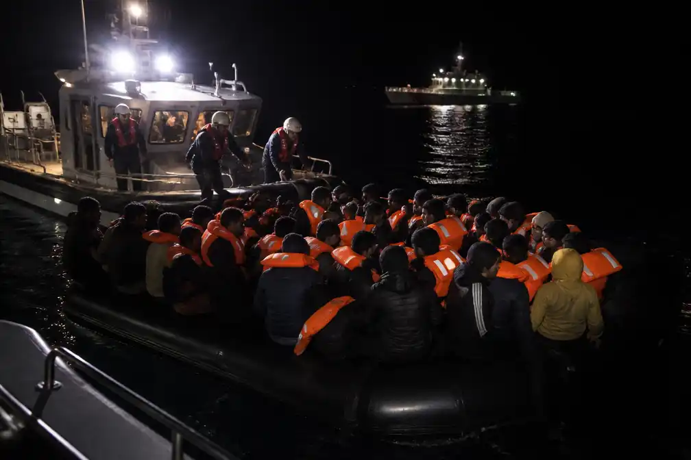 Frankrijk redt 140 vluchtelingen uit Kanaal op weg naar VK