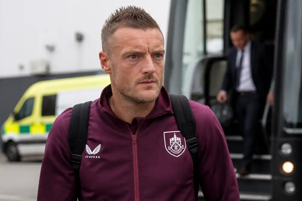 Jamie Vardy tekent bij Championship-club Burnley tot einde seizoen