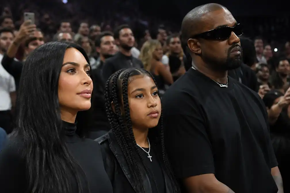 Kardashian en Ye wonen eerste soloconcert dochter North West bij