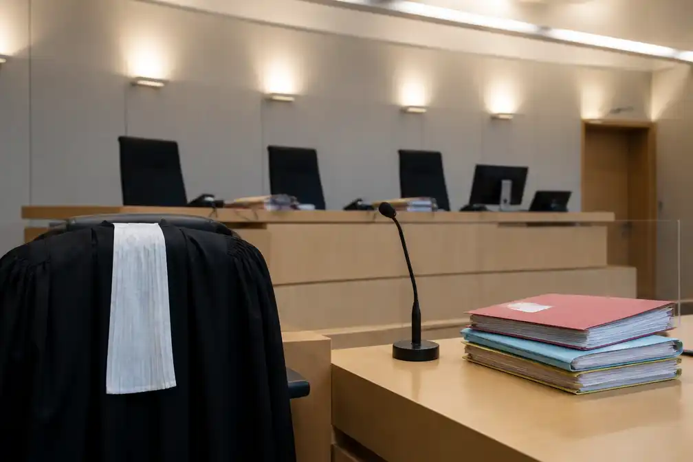 Man (56) uit Wallonië voor Brugse rechter na alcoholrit naar geboekt hotel