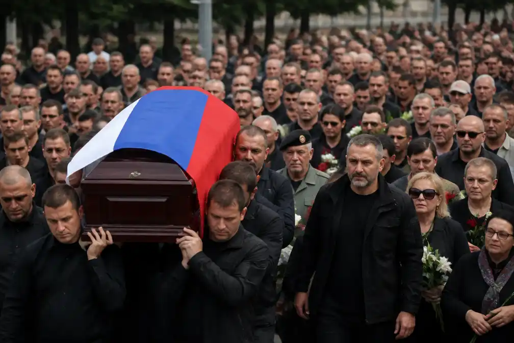 Duizenden in Belgrado bij begrafenis van veroordeelde oorlogsmisdadiger Ratko Mladić