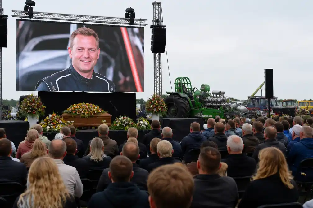 Honderden nemen afscheid van tractorpullingicoon Ruben Fortuin (55), verongelukt in Ohio