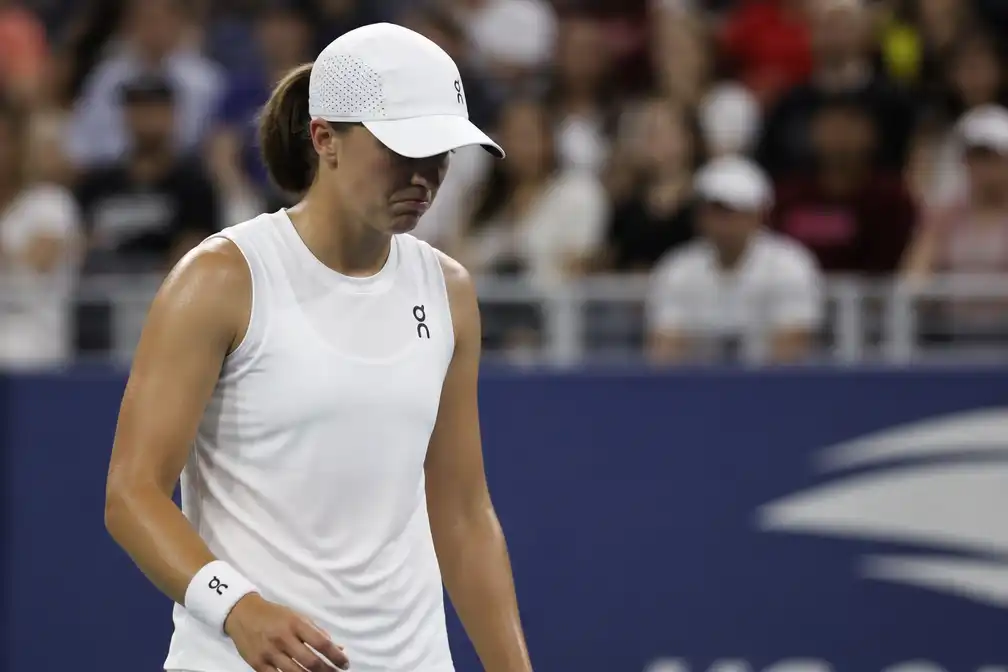 Świątek uitgeschakeld in vierde ronde US Open door qualifier Zheng