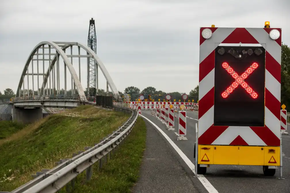 A28-brug bij Nijkerk blijft dicht; Rijkswaterstaat kan veiligheid niet garanderen