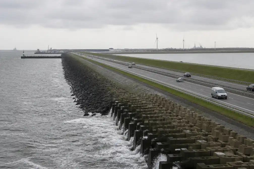 Deltacommissaris: miljarden extra nodig voor nieuwe wateraanpak