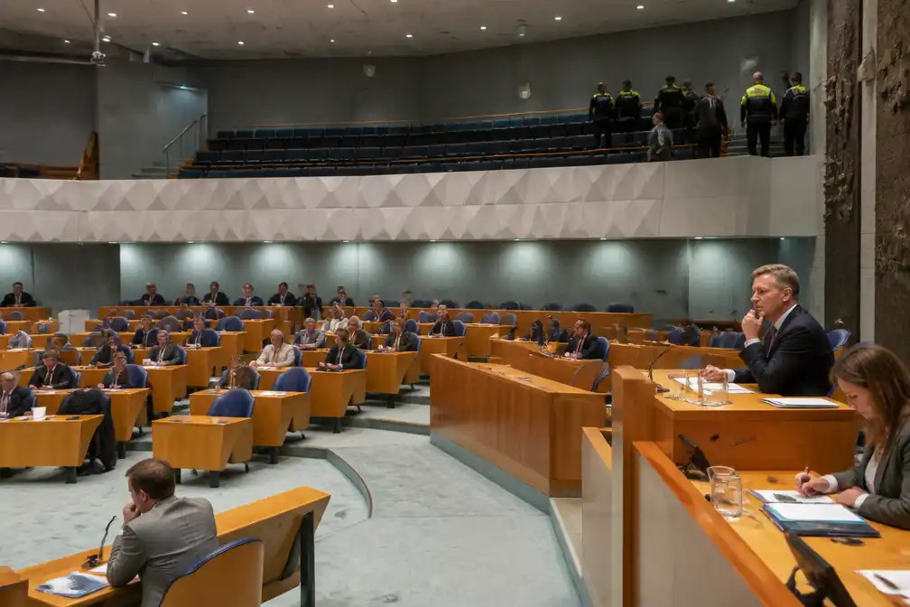 Kamervoorzitter Van Campen laat publieke tribune ontruimen na pro-Palestijns protest