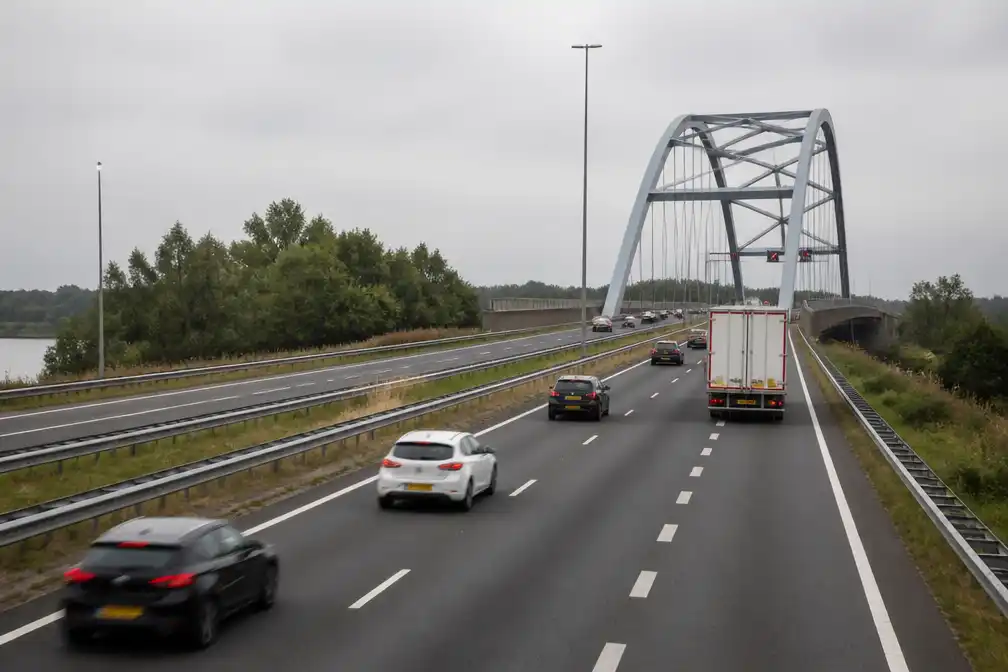 Hardenbergerbrug A28 gaat uiterlijk donderdagavond weer open