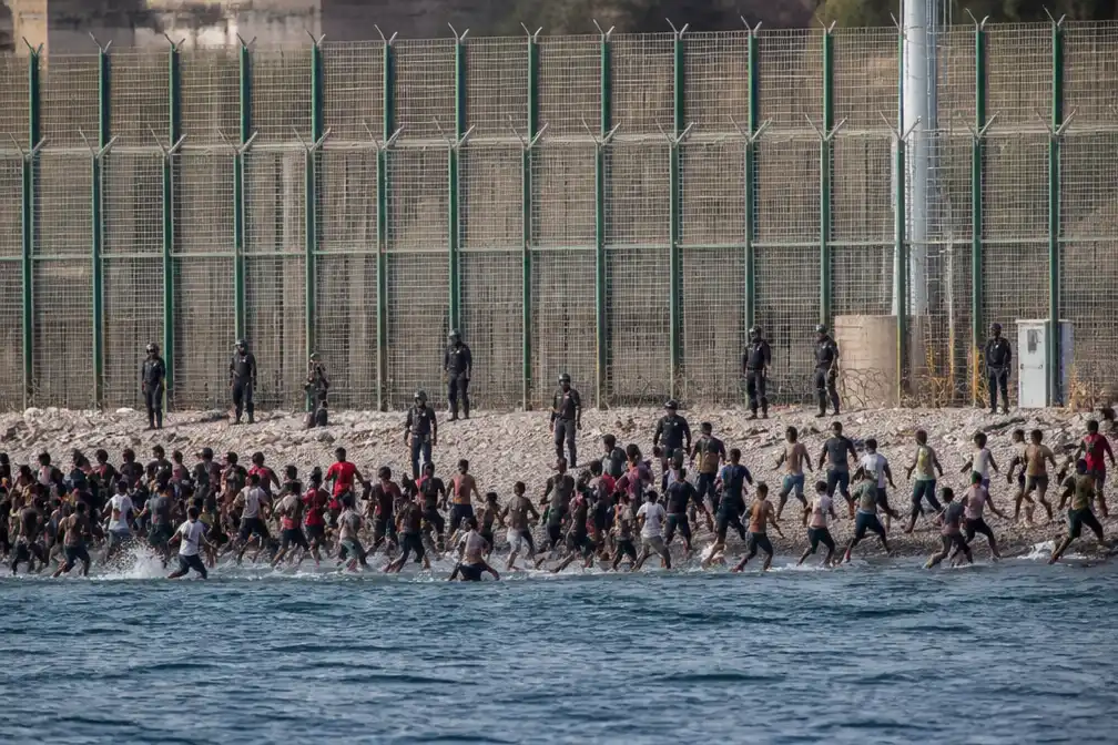 Spaanse inlichtingendienst waarschuwde dag voor massale instroom in Ceuta