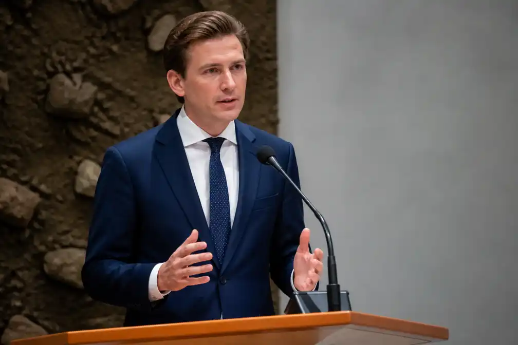 CNV Jongeren hekelt uitspraken Brekelmans over vijfdaagse werkweek