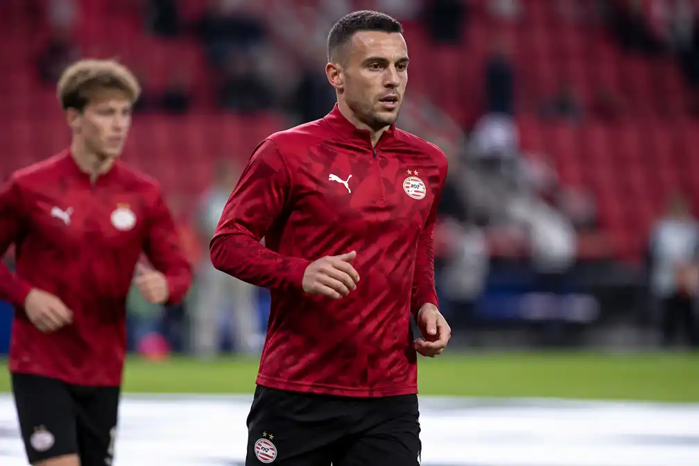 Kostić vervangt geschorste Mauro Júnior bij PSV tegen Sjachtar Donetsk