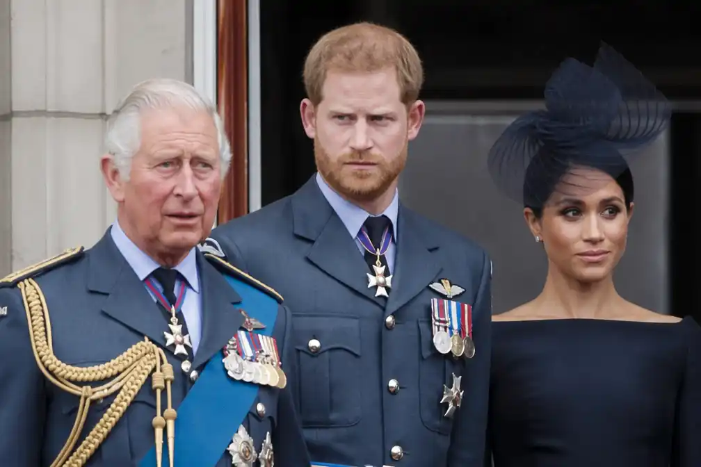Koning Charles sluit terugkeer naar koninklijke taken voor Harry en Meghan uit