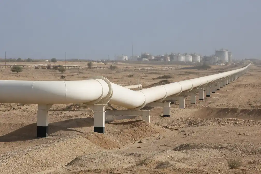 Saudi-Arabië sluit Oost-Westpijpleiding na aanval, vrees voor hogere olieprijs