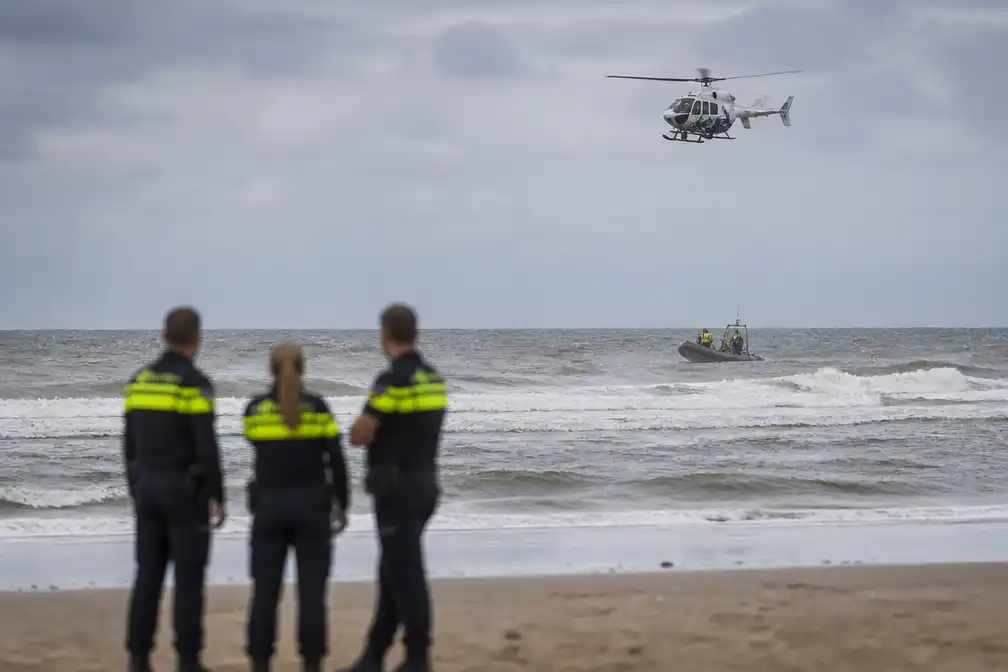 76-jarige surfer overleden voor de kust bij Noordwijk na zoekactie