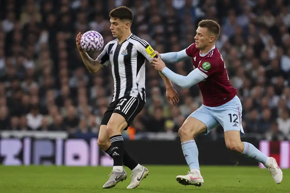 Fernandez-Pardo ontsnapt aan handsbal bij mineurdebuut voor Newcastle