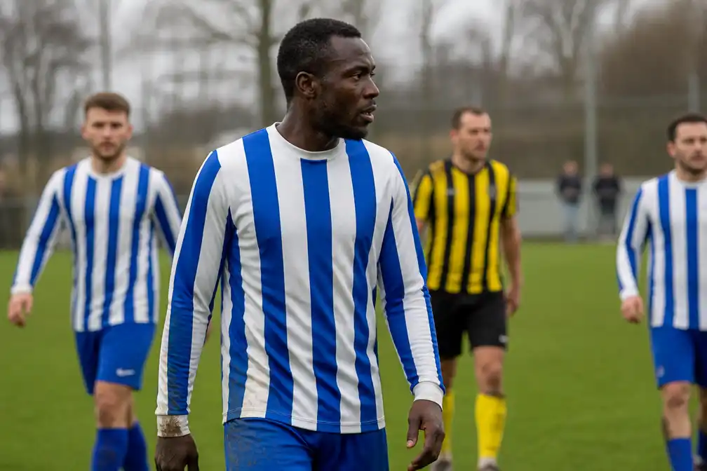 Senegalese ex-prof Fallou Fall (32) voetbalt nu bij vijfdeklasser Odiliapeel