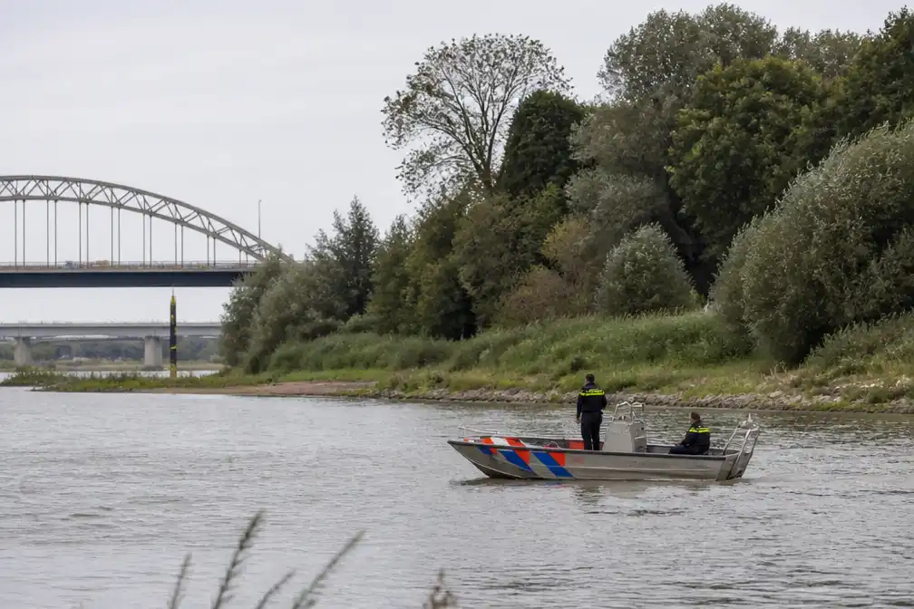 Lichaam gevonden in water bij Arnhem, zorgen om vermiste zanger Ben Saunders