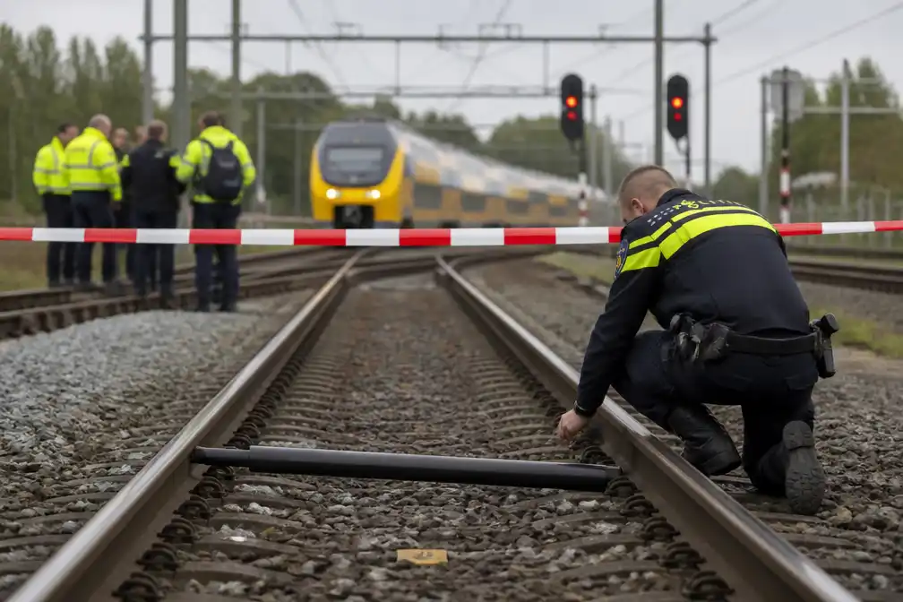 Sabotage op Nederlandse spoor verstoort Prinsjesdag, Jetten noemt actie levensgevaarlijk