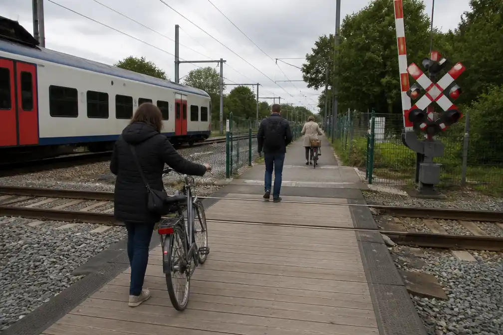 Overweg aan station Olen blijft tijdens heraanleg toegankelijk voor voetgangers en fietsers