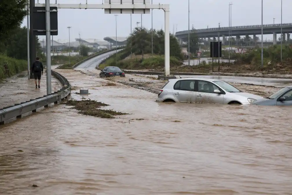 Noodweer aan oostkust Spanje: dode bij Barcelona, luchthaven Valencia dicht