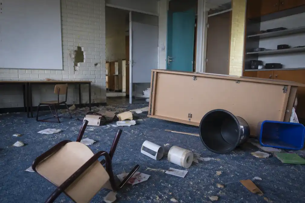 Politie onderzoekt TikTok-filmpjes van vernielingen op basisschool De Kleine Vos in Mierlo