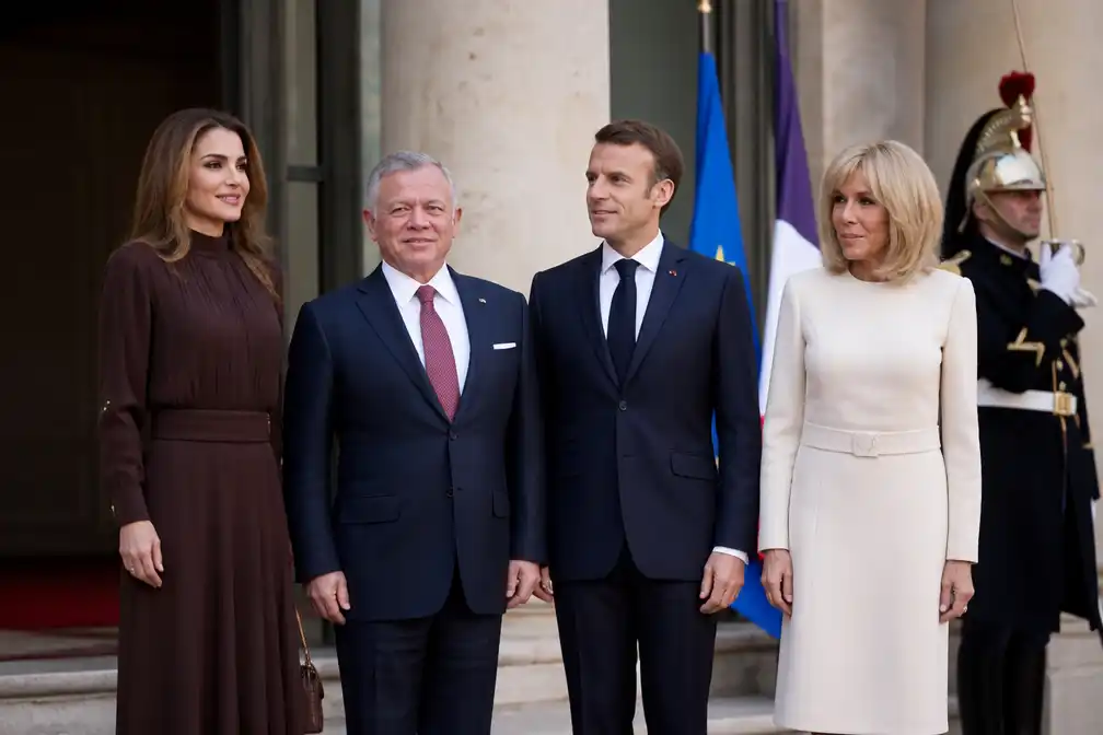Jordaanse koning Abdullah en koningin Rania warm onthaald door Macron in Parijs