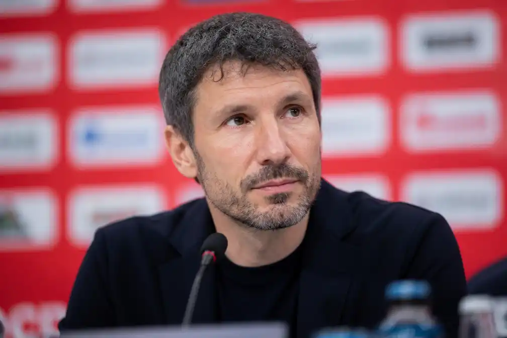 Van Bommel maakt eerste selectie bekend, zonder Meunier