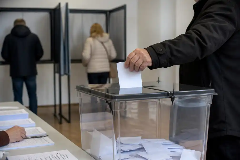 Vlaams Belang haalt 27,8 procent in nieuwe peiling, beste resultaat sinds verkiezingen