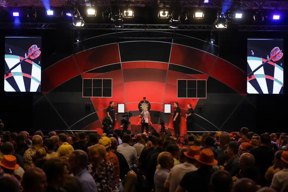 Nijman, Noppert en Kuivenhoven in actie op tweede dag World Series of Darts Finals