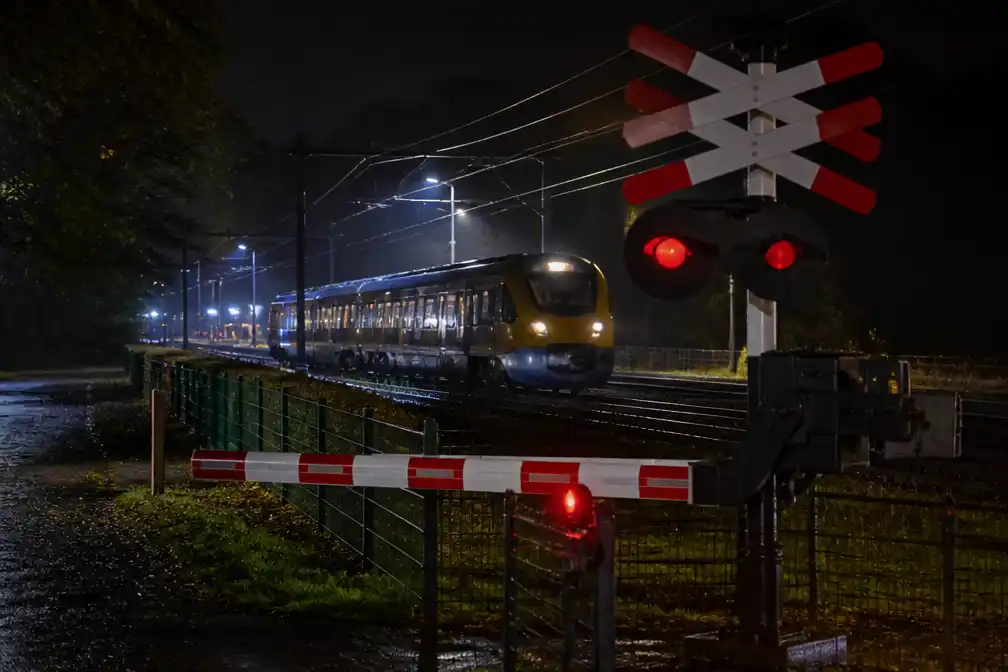 Treinverkeer tussen Deventer en Enschede stil na aanrijding bij Holten