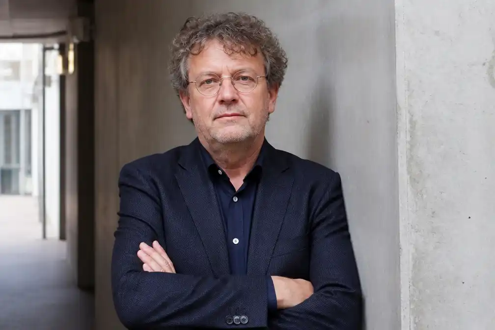 Mossou lovend over één-minuut-regel en hekelt gezwets van John Stegeman