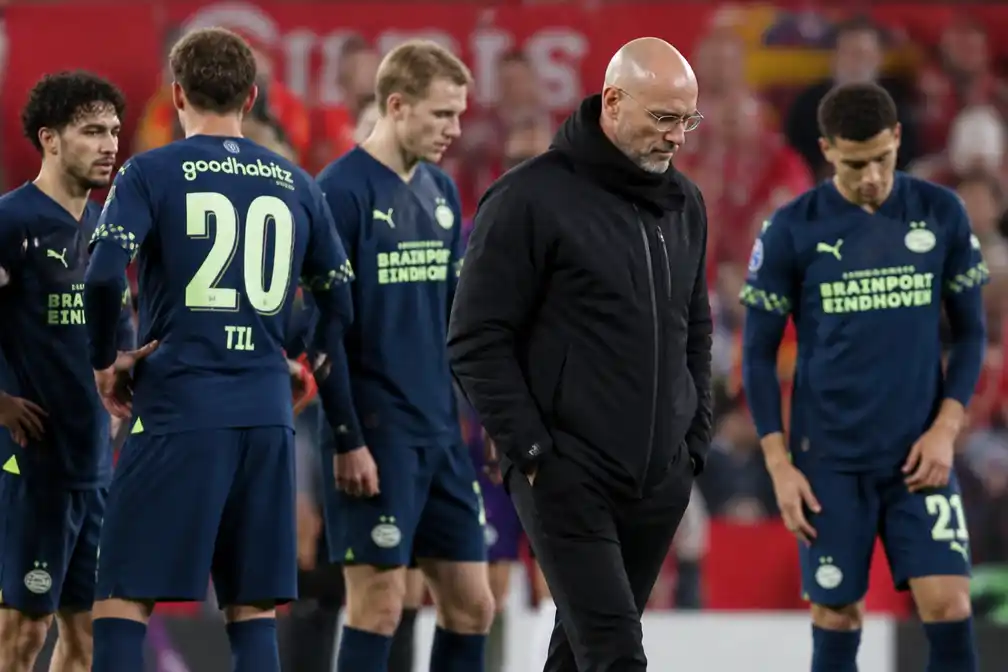 PSV verliest eerste duel van het seizoen bij FC Twente en zakt naar derde plaats