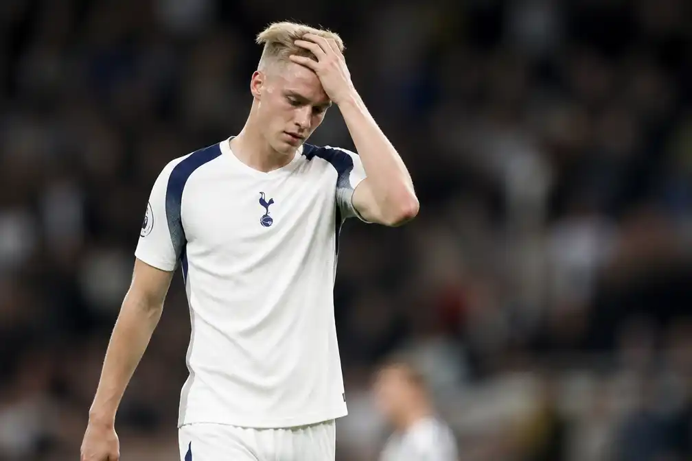 Van Hecke wacht met Tottenham nog op eerste zege, club staat laatste