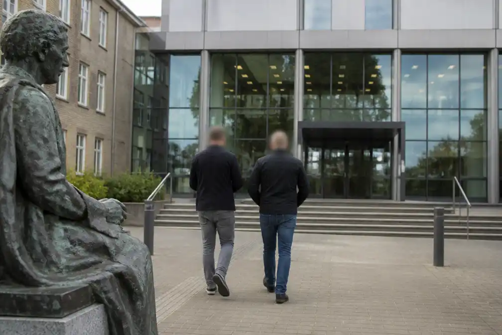 Twee mannen (41, 43) veroordeeld voor mishandeling rond azc in Engelen