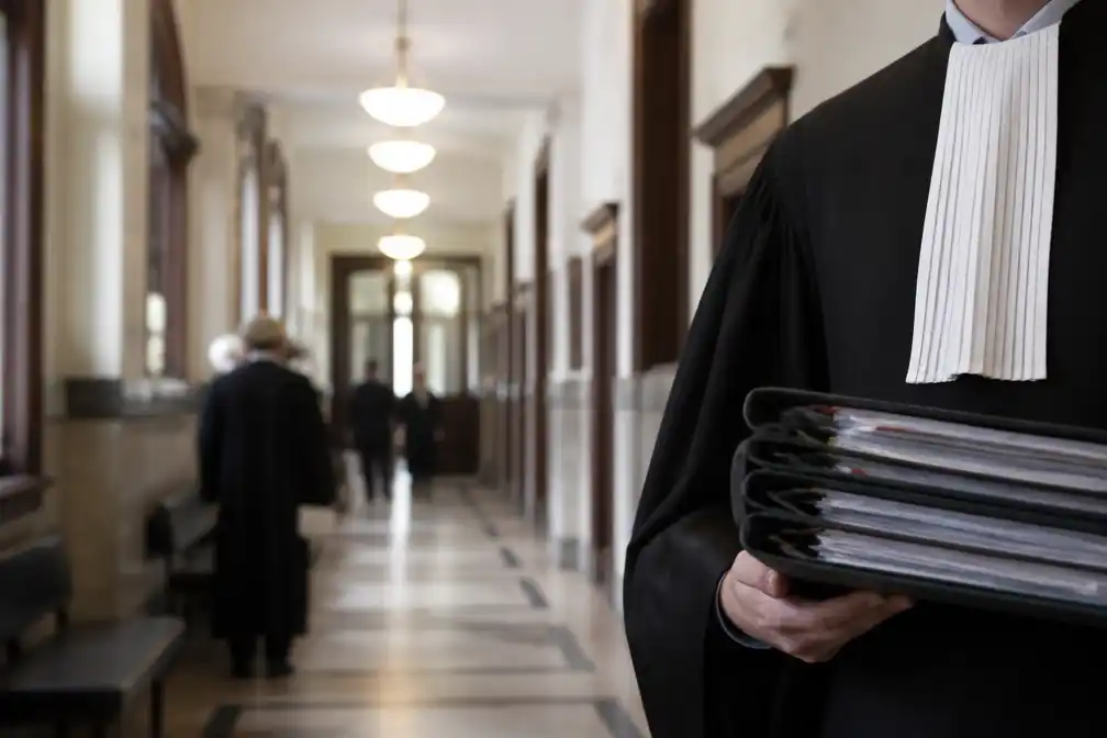 Boek 'Cum fraude' reconstrueert examenfraude bij Vlaamse magistratuur in 2024
