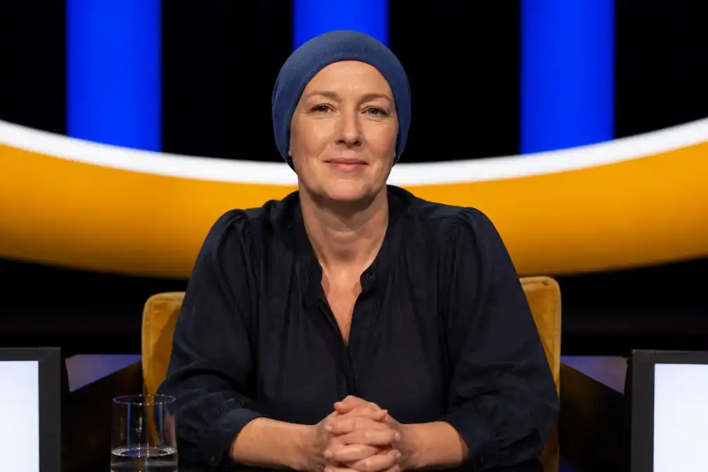 Paulien Cornelisse terug in De slimste mens met blauw mutsje na kankerdiagnose
