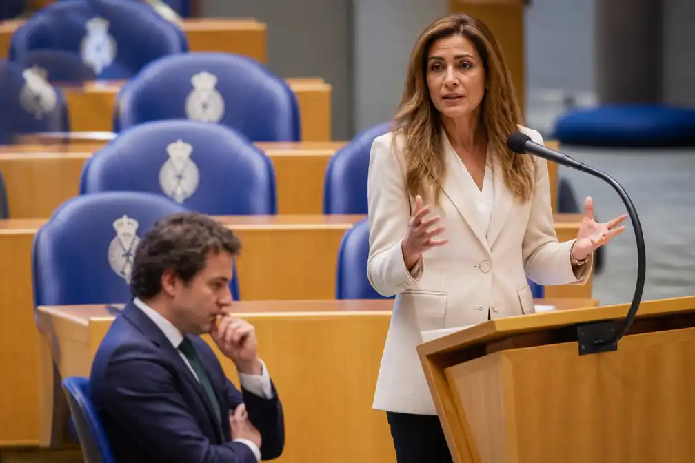 Oppositie tast nog in het duister over coalitiegesprekken, uitnodigingen verzonden