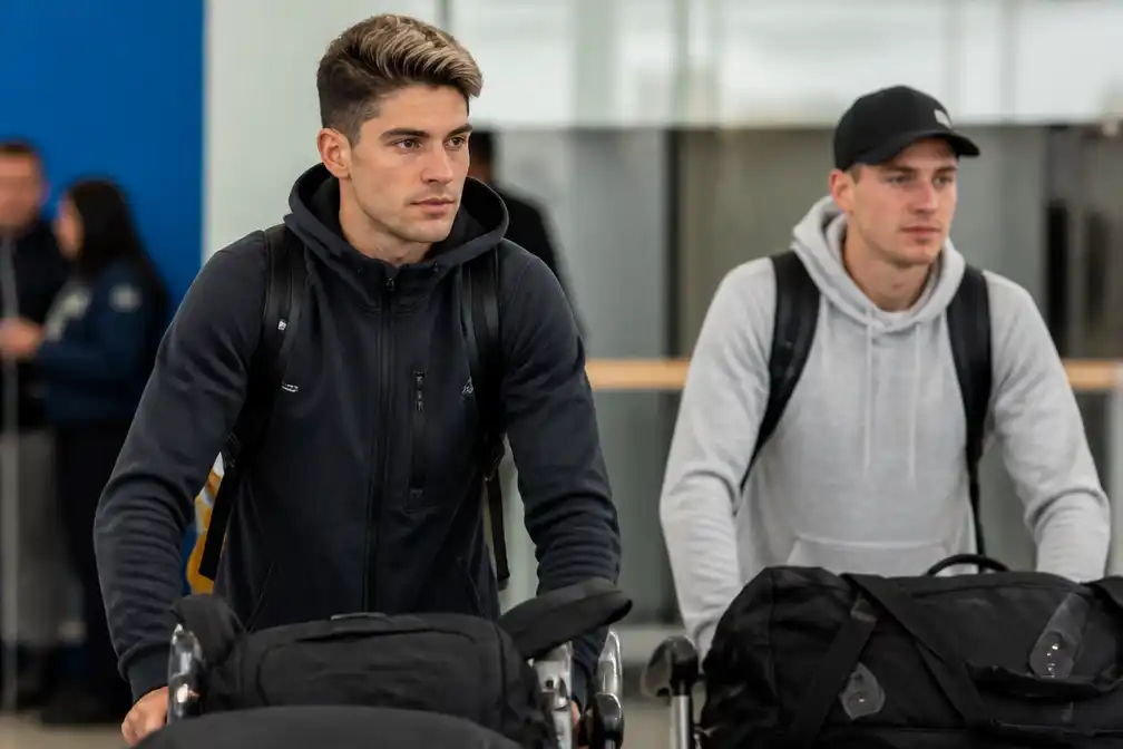 Van Aert en Van der Poel aangekomen in Montréal voor WK wielrennen op de weg