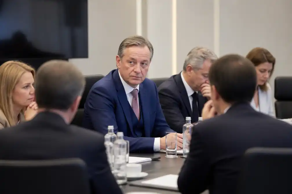 Kernkabinet hervat begrotingsgesprekken, nieuwe hindernissen voor De Wever