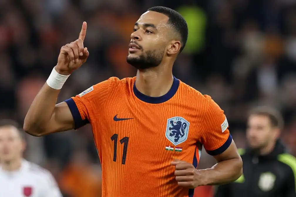 Gakpo evenaart Van der Vaart met 25e treffer voor Oranje