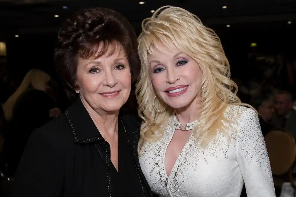Zus Freida Parton ontkent familieruzie over nalatenschap van Dolly Parton