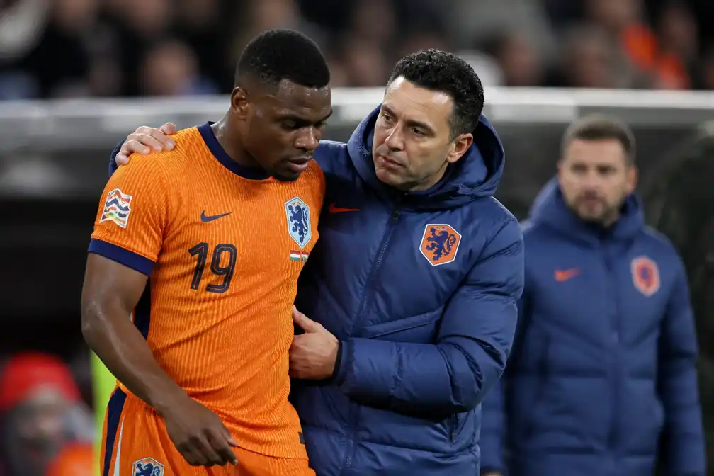 Xavi roept Joshua Zirkzee op voor Oranje als vervanger van geblesseerde Brian Brobbey