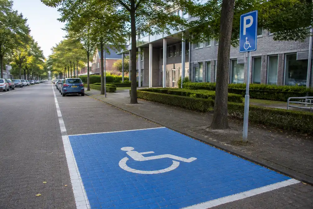 Oud-Turnhout verplaatst parkeerplaats voor personen met beperking naar Dorp 1
